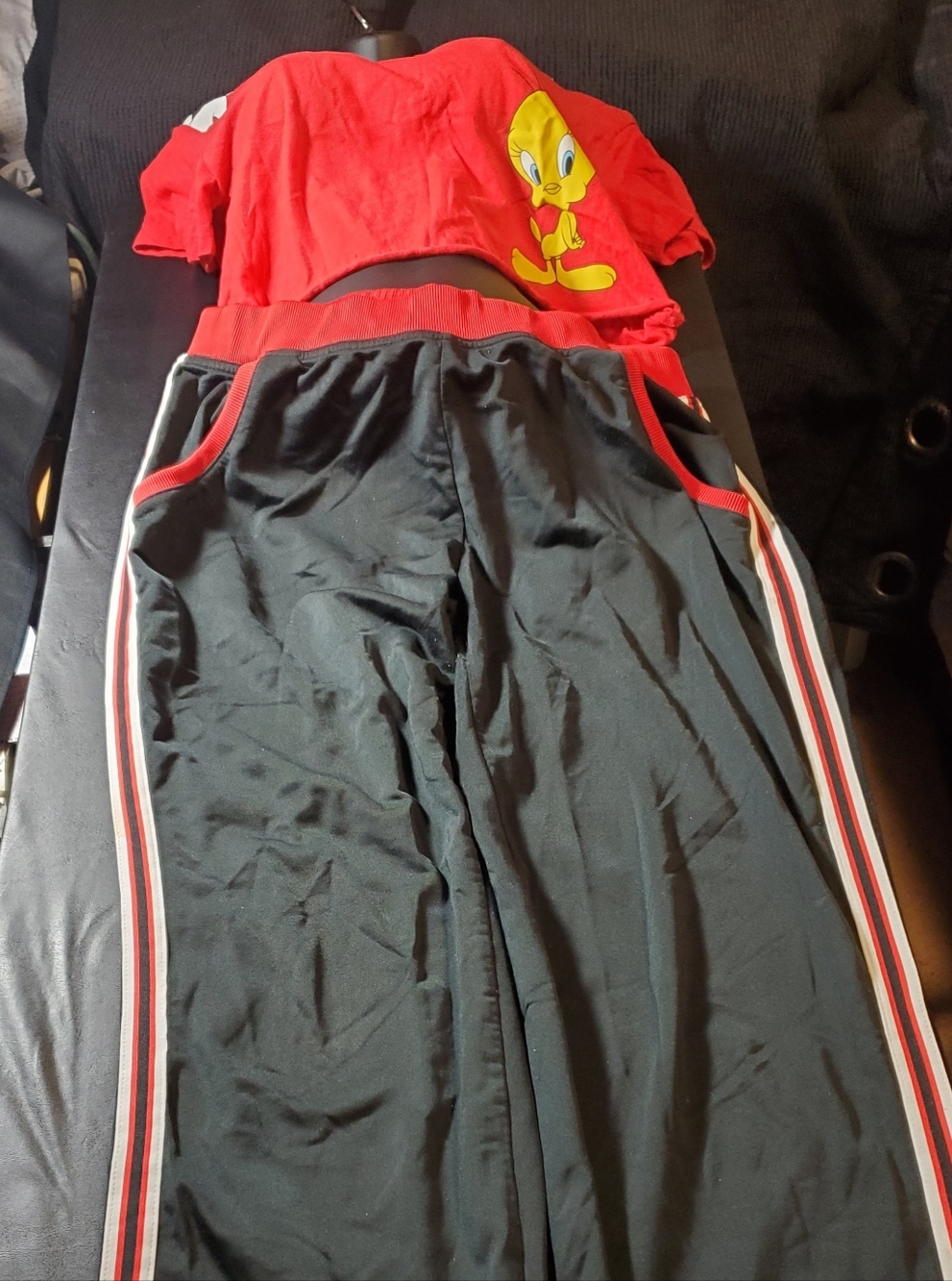 Looney Tunes Red Size S Crop Top Shirt& Nike Red/black Size L 12/14 Jogging